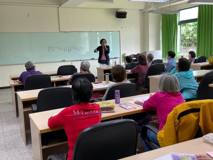 109學年度樂齡大學課程成果圖片
