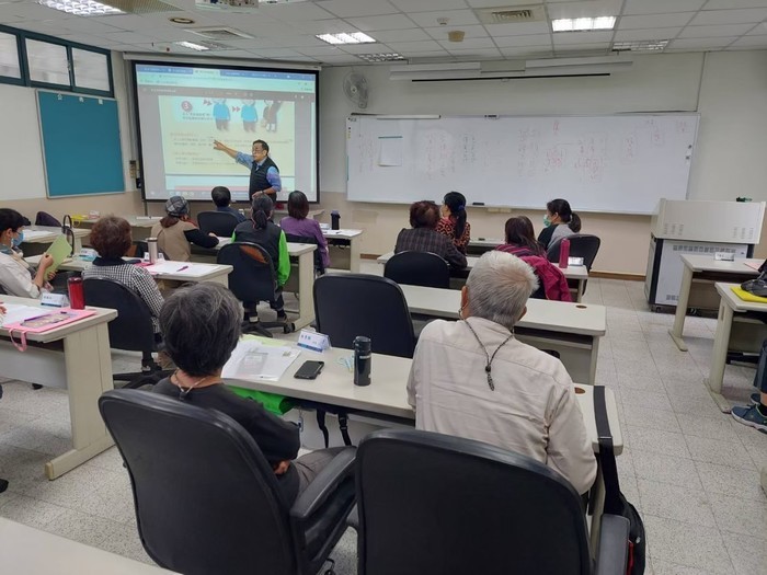 110學年度樂齡大學課程成果圖片